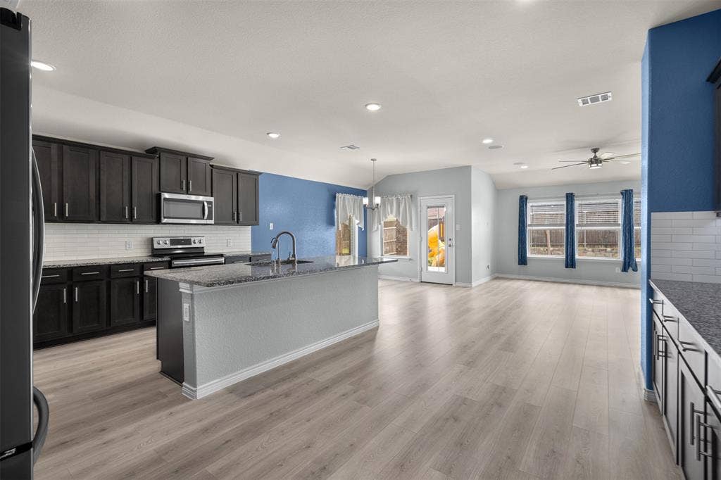 3009 Teakwood Street, Anna, TX 75409 3009 Teakwood Street, Anna, TX 75409