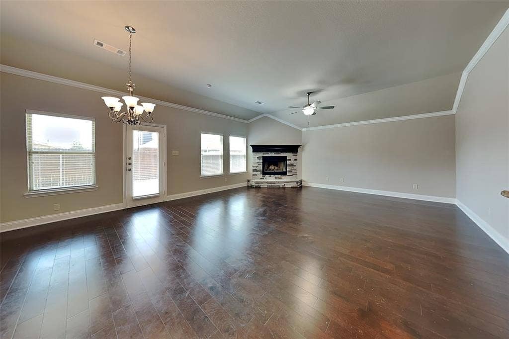 218 Valley View Drive, Waxahachie, TX 75167 218 Valley View Drive, Waxahachie, TX 75167