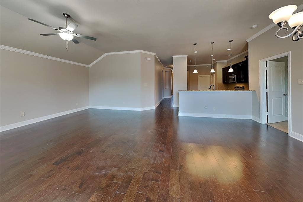 218 Valley View Drive, Waxahachie, TX 75167 218 Valley View Drive, Waxahachie, TX 75167