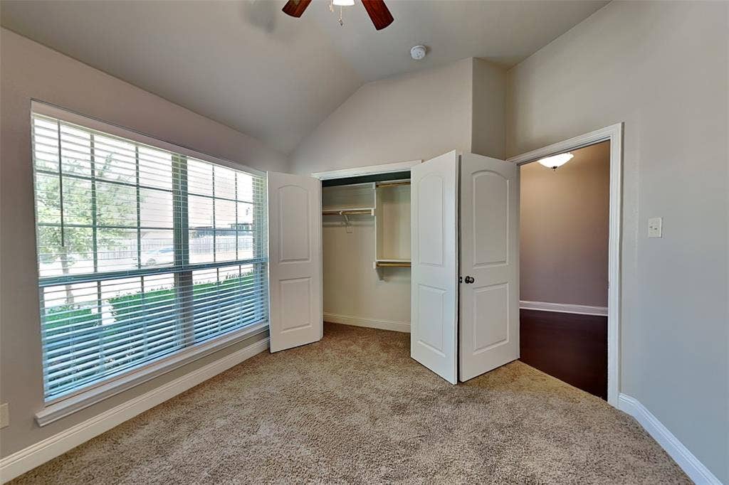 218 Valley View Drive, Waxahachie, TX 75167 218 Valley View Drive, Waxahachie, TX 75167