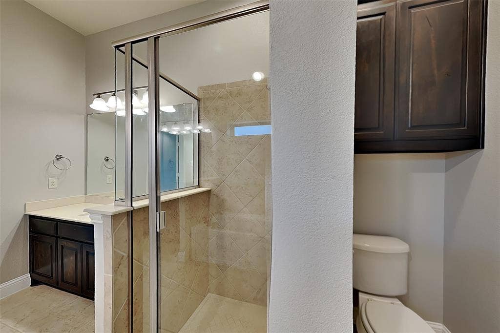 218 Valley View Drive, Waxahachie, TX 75167 218 Valley View Drive, Waxahachie, TX 75167