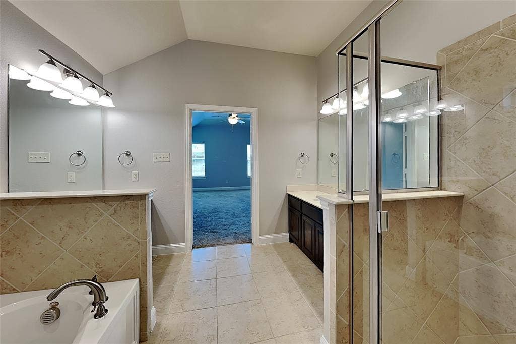 218 Valley View Drive, Waxahachie, TX 75167 218 Valley View Drive, Waxahachie, TX 75167