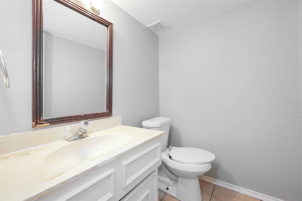 2404 Dalgreen Drive, Plano, TX 75075 2404 Dalgreen Drive, Plano, TX 75075