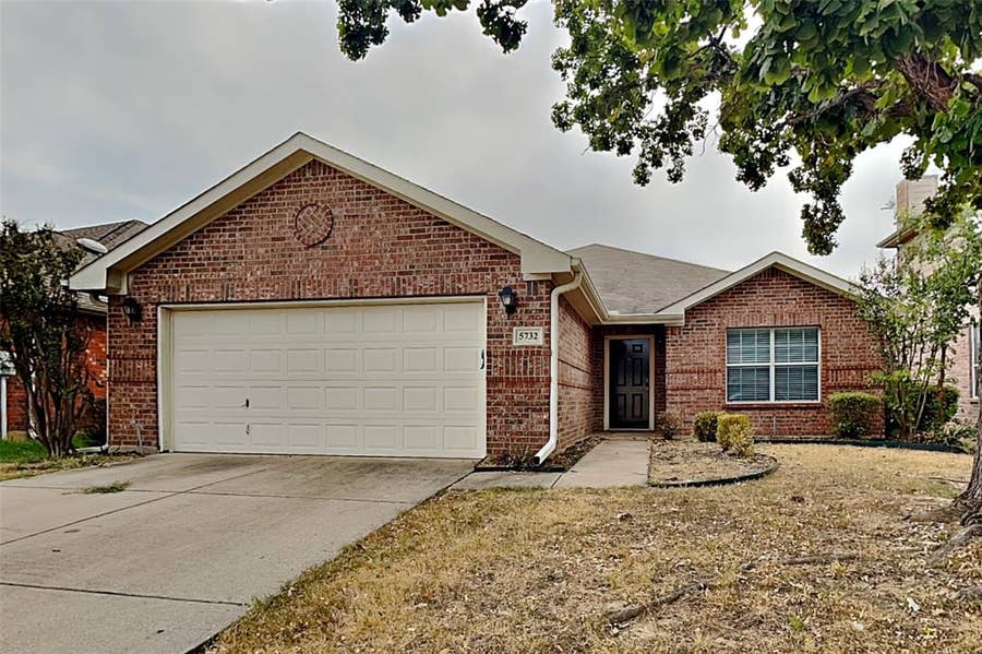 Property photo for 5732 Mountain Stream Trail, Fort Worth, TX