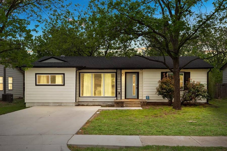 Property photo for 2321 Muret Street, Irving, TX