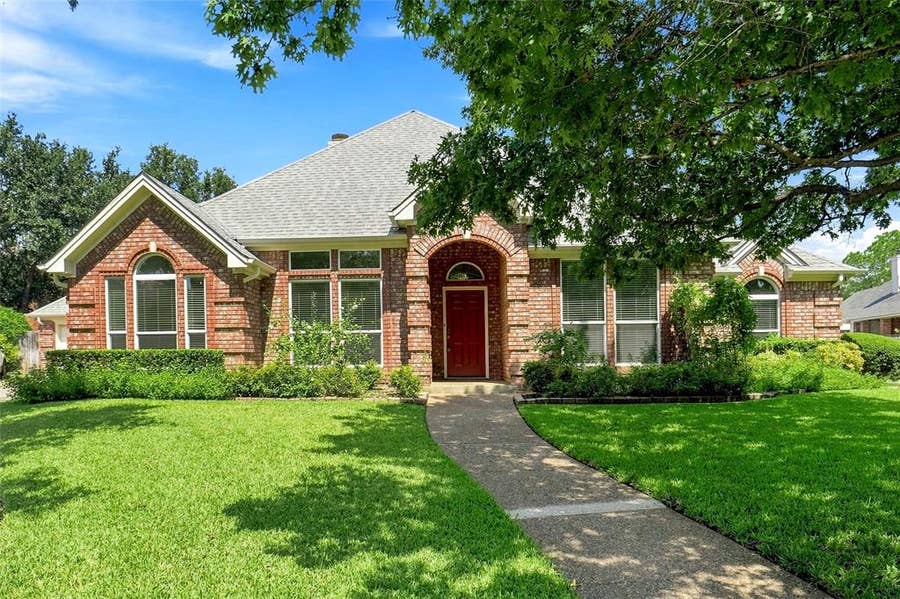 Property photo for 1605 Green Tree Drive, Hurst, TX
