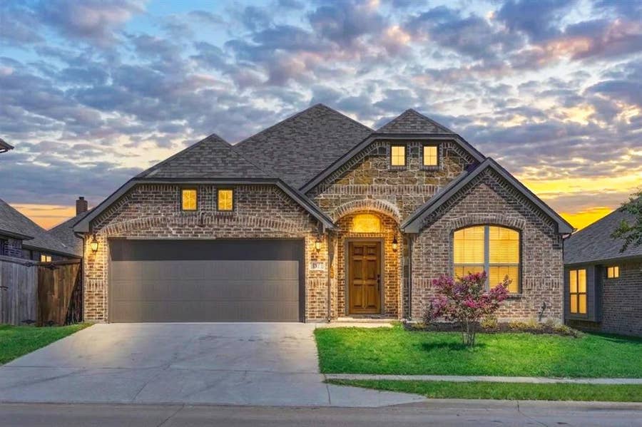 Property photo for 11812 Wax Myrtle Trail, Fort Worth, TX