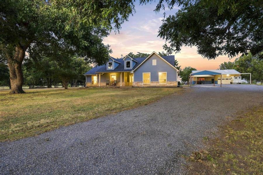 Property photo for 10381 Fm 512, Wolfe City, TX