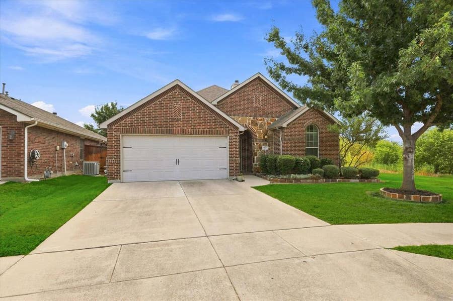 Property photo for 9200 Comanche Ridge Drive, Fort Worth, TX