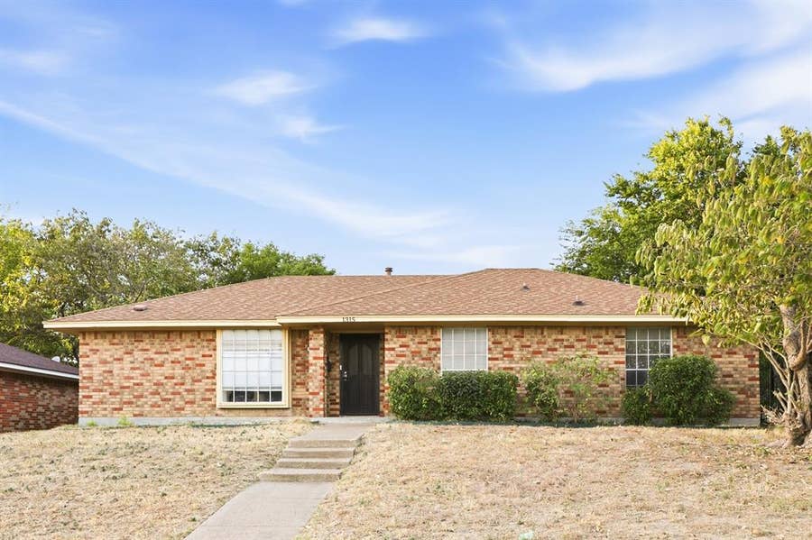 Property photo for 1315 Drury Drive, Dallas, TX