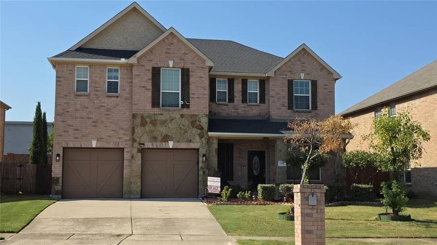 Property photo for 606 Port Royale Way, Euless, TX