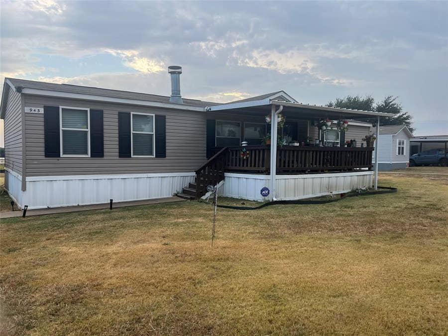Property photo for 943 Winning Colors Drive, Wilmer, TX