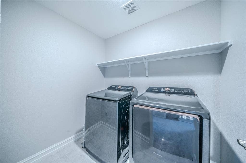 2833 Henson Lane, Garland, TX 75040 2833 Henson Lane, Garland, TX 75040