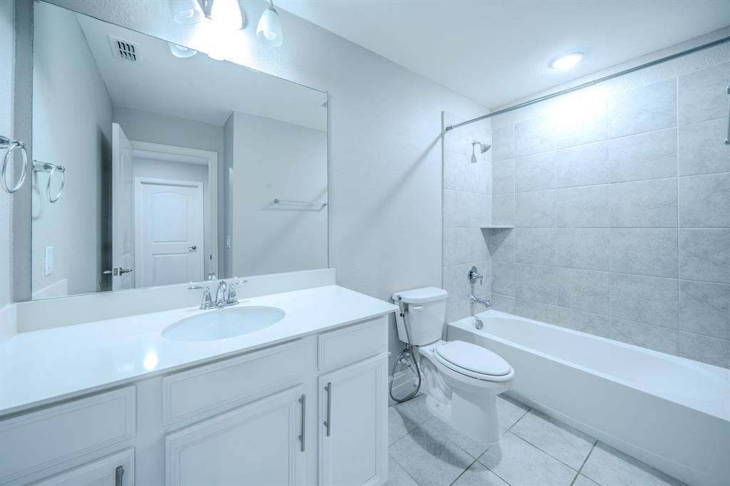 2833 Henson Lane, Garland, TX 75040 2833 Henson Lane, Garland, TX 75040