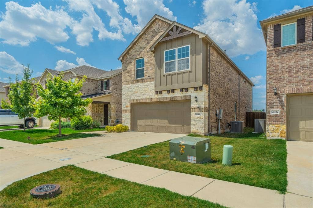 2833 Henson Lane, Garland, TX 75040 2833 Henson Lane, Garland, TX 75040