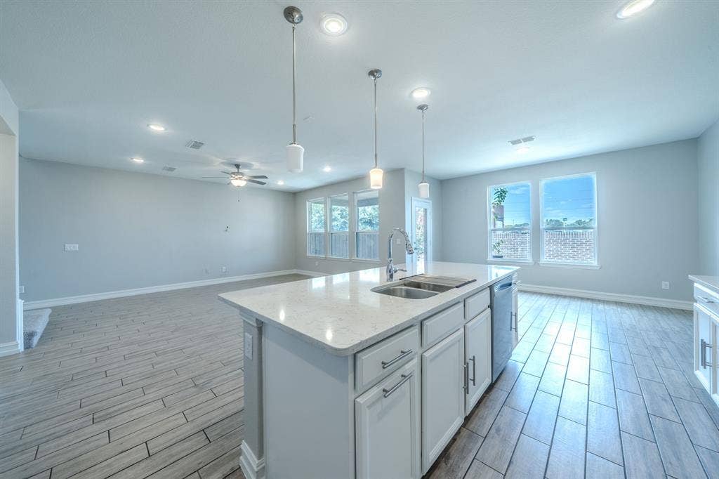 2833 Henson Lane, Garland, TX 75040 2833 Henson Lane, Garland, TX 75040