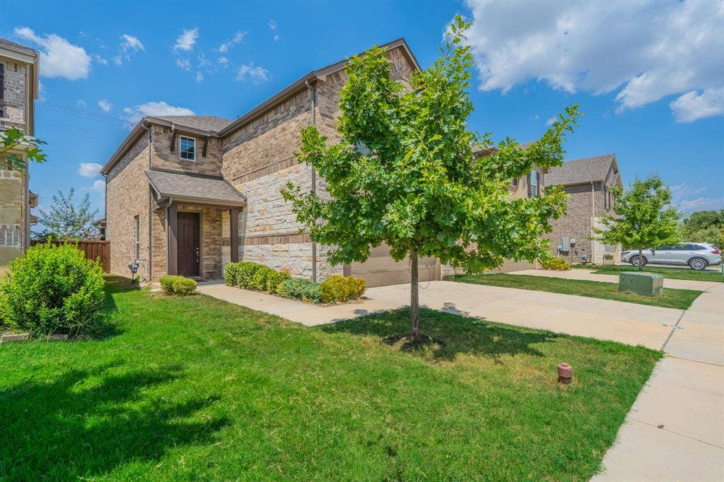 2833 Henson Lane, Garland, TX 75040 2833 Henson Lane, Garland, TX 75040