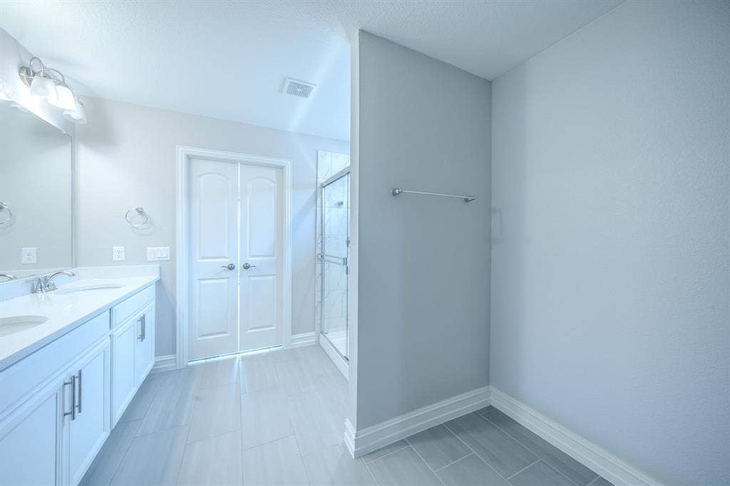 2833 Henson Lane, Garland, TX 75040 2833 Henson Lane, Garland, TX 75040