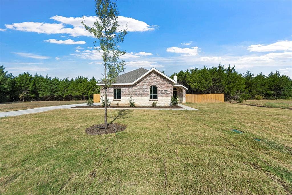 425 WATERCREST Lane, Glenn Heights, TX 75154