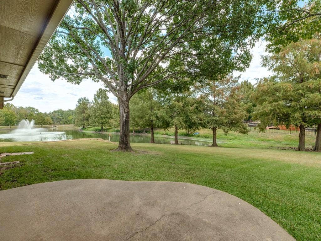 26 Lago Vista W, Wylie, TX 75098 Backyard view towards pond.