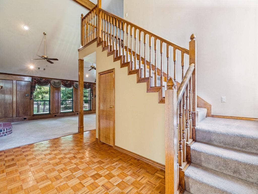 26 Lago Vista W, Wylie, TX 75098 Stairs to loft, game room, 4th bedroom and bathroom.