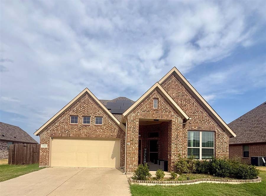 Property photo for 2080 Abela Drive, Waxahachie, TX