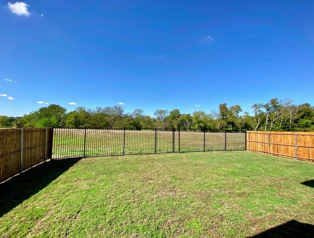 310 Devonshire Drive, Greenville, TX 75401