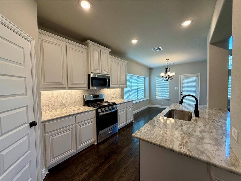 350 Devonshire Drive, Greenville, TX 75401