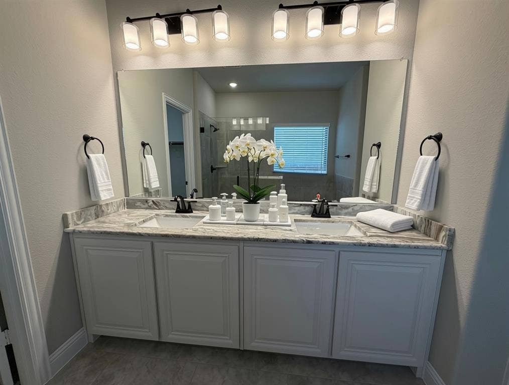350 Devonshire Drive, Greenville, TX 75401