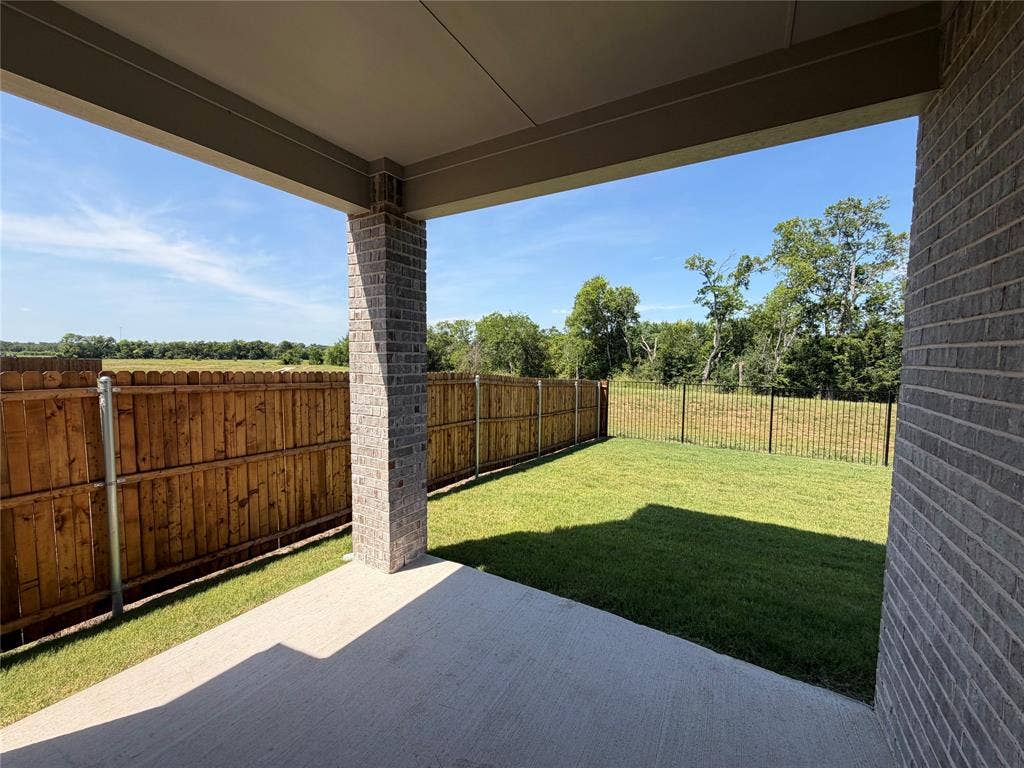 350 Devonshire Drive, Greenville, TX 75401