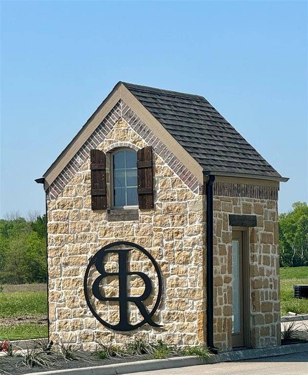 350 Devonshire Drive, Greenville, TX 75401