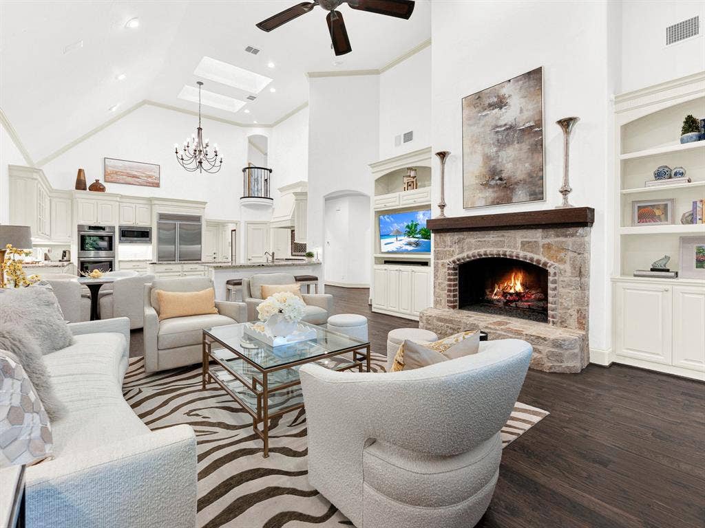 2140 Sutton Place, Plano, TX 75093 2140 Sutton Place, Plano, TX 75093