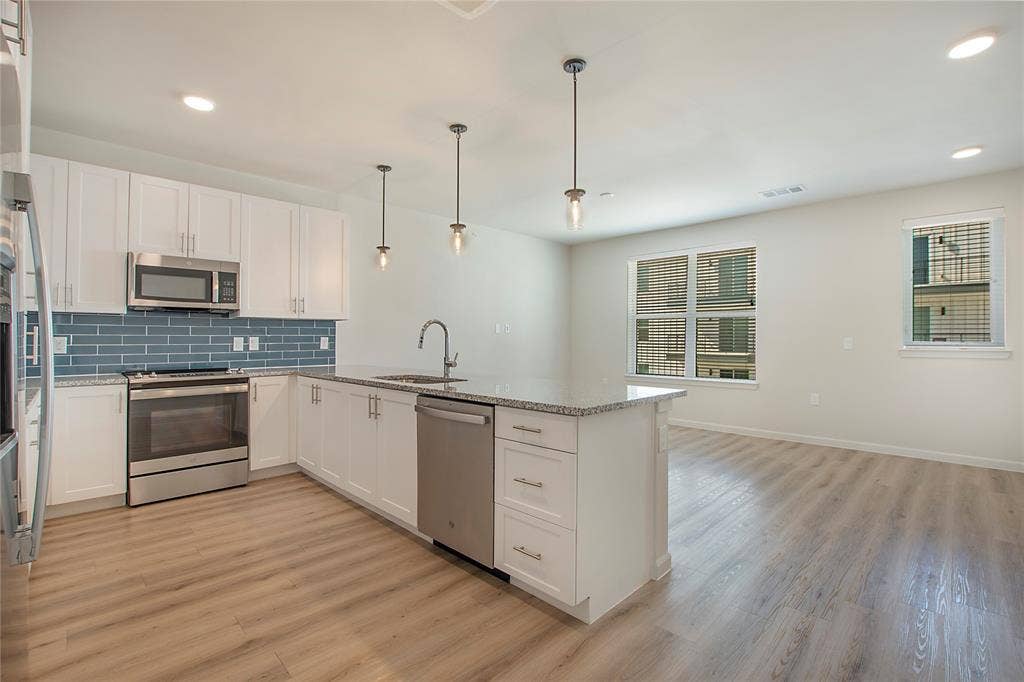 2100 Legacy Drive, #1808, Plano, TX 75023 2100 Legacy Drive, #1808, Plano, TX 75023