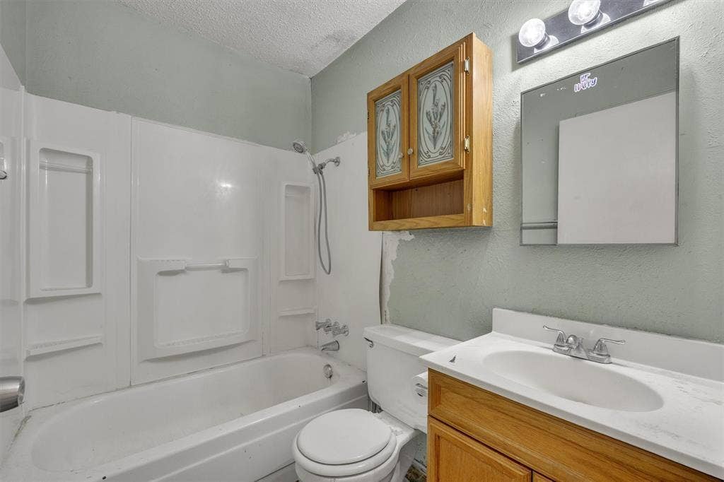 3005 Lemmontree Lane, Plano, TX 75074 3005 Lemmontree Lane, Plano, TX 75074