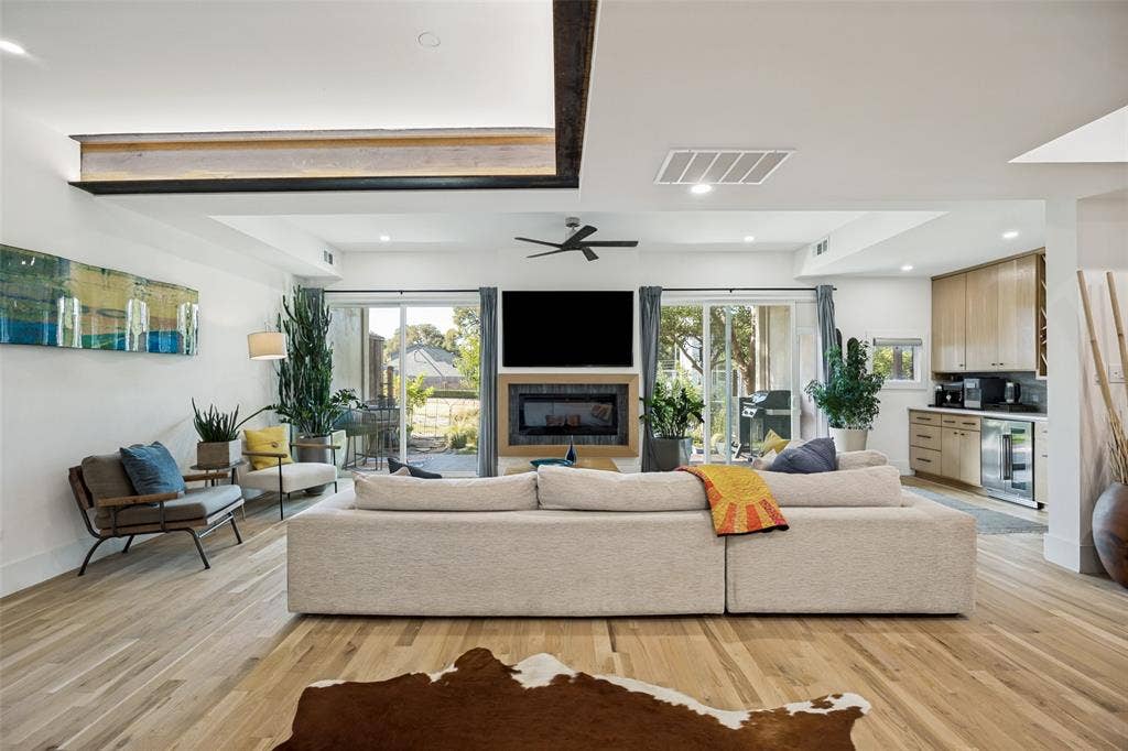 6422 Cedar Hollow Drive, Dallas, TX 75248 6422 Cedar Hollow Drive, Dallas, TX 75248