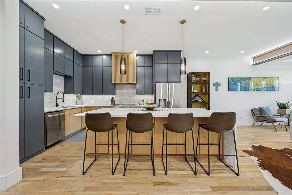 6422 Cedar Hollow Drive, Dallas, TX 75248 6422 Cedar Hollow Drive, Dallas, TX 75248