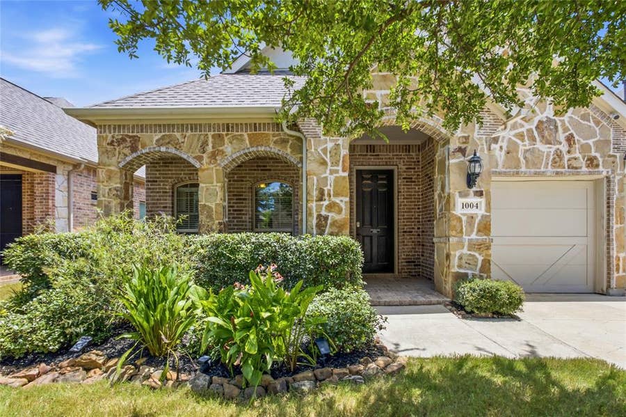 Property photo for 1004 Edgefield Lane, Forney, TX