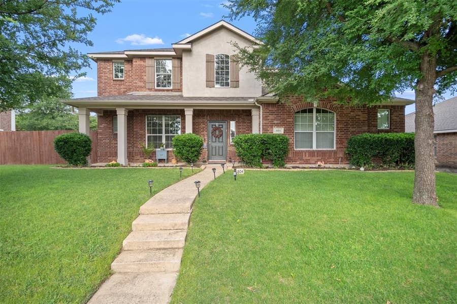 Property photo for 804 Montrose Trail, DeSoto, TX