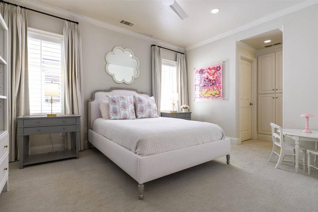 3637 Haynie Avenue, University Park, TX 75205 Ensuite bedroom with walk-in closet