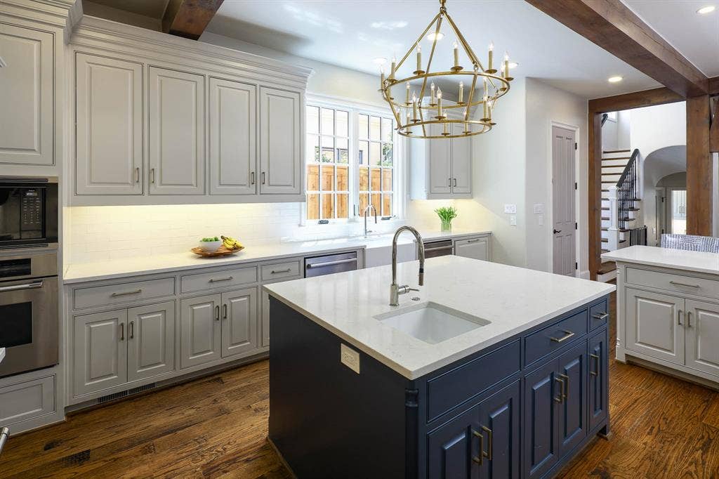 3637 Haynie Avenue, University Park, TX 75205 Gourmet eat-in kitchen