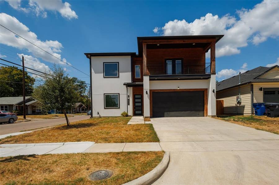 Property photo for 2501 Lenway Street, Dallas, TX