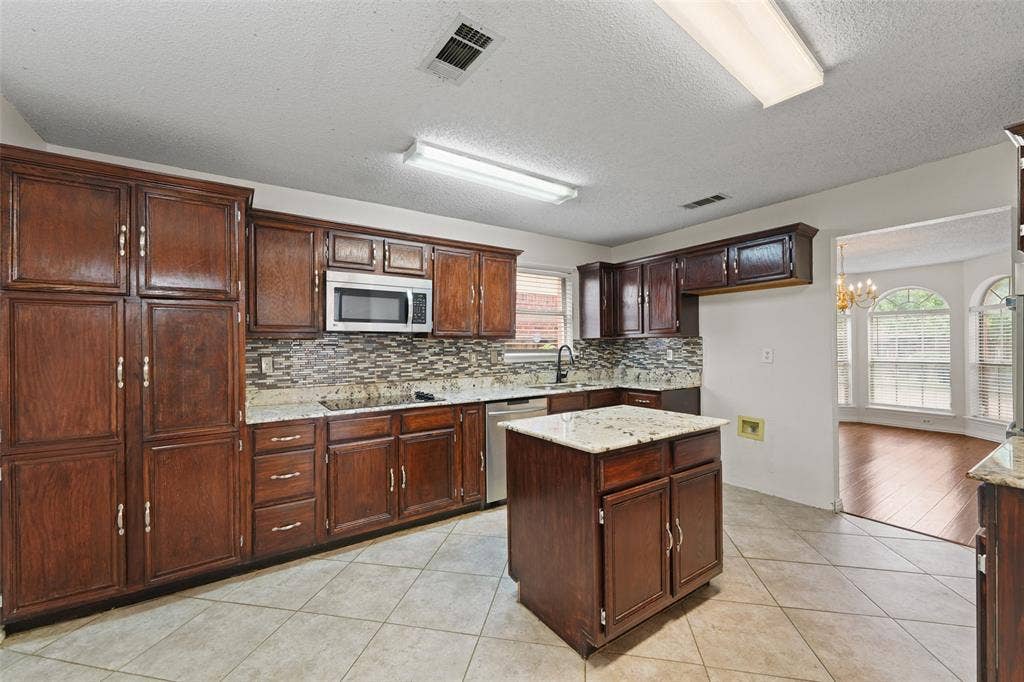 1521 Curtis Lane, Cedar Hill, TX 75104