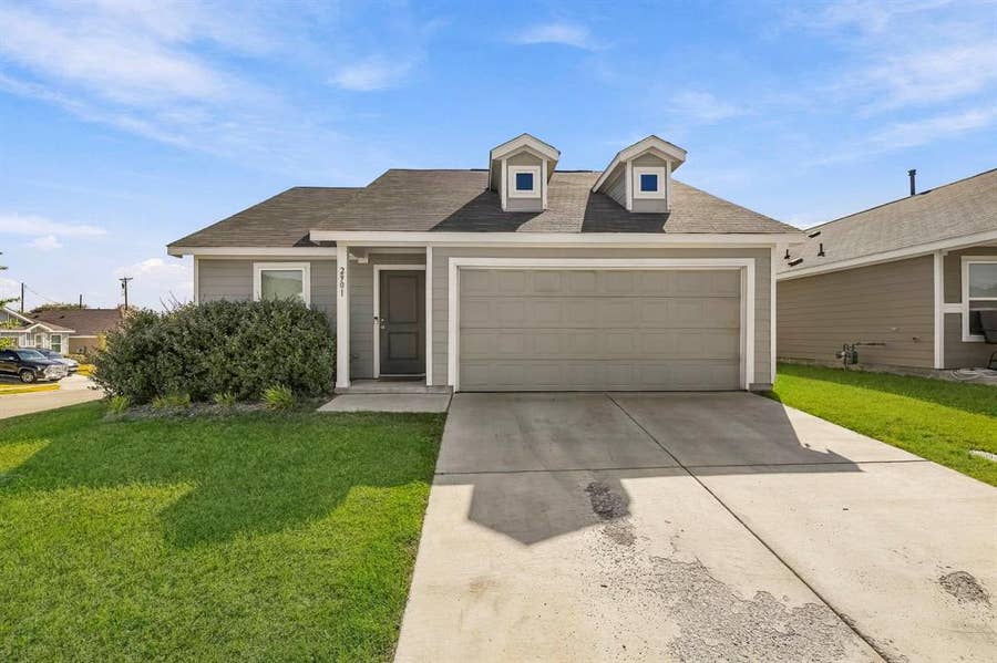 Property photo for 2901 Questa Street, Fort Worth, TX