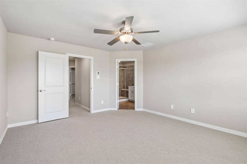 2717 Kobuk Drive, Corinth, TX 76210 Photo is not of the actual home, but is an inspirational photo of builder’s model home and may depict options, furnishings, and/or decorator features that are not included.