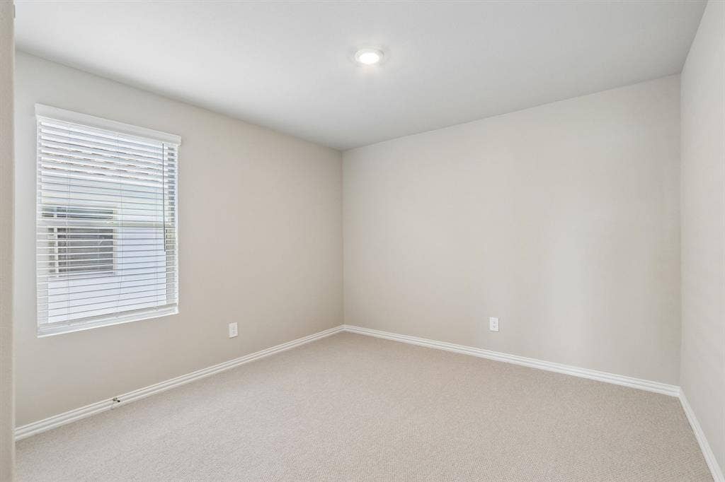 2717 Kobuk Drive, Corinth, TX 76210 Photo is not of the actual home, but is an inspirational photo of builder’s model home and may depict options, furnishings, and/or decorator features that are not included.