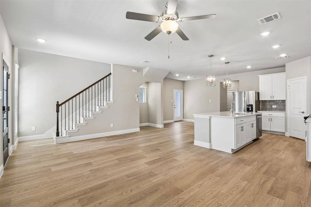 2717 Kobuk Drive, Corinth, TX 76210 Photo is not of the actual home, but is an inspirational photo of builder’s model home and may depict options, furnishings, and/or decorator features that are not included.
