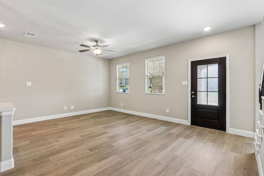 2717 Kobuk Drive, Corinth, TX 76210 Photo is not of the actual home, but is an inspirational photo of builder’s model home and may depict options, furnishings, and/or decorator features that are not included.
