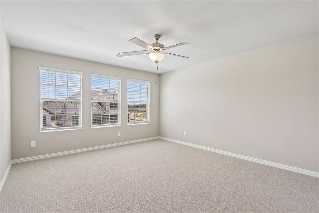 2717 Kobuk Drive, Corinth, TX 76210 Photo is not of the actual home, but is an inspirational photo of builder’s model home and may depict options, furnishings, and/or decorator features that are not included.