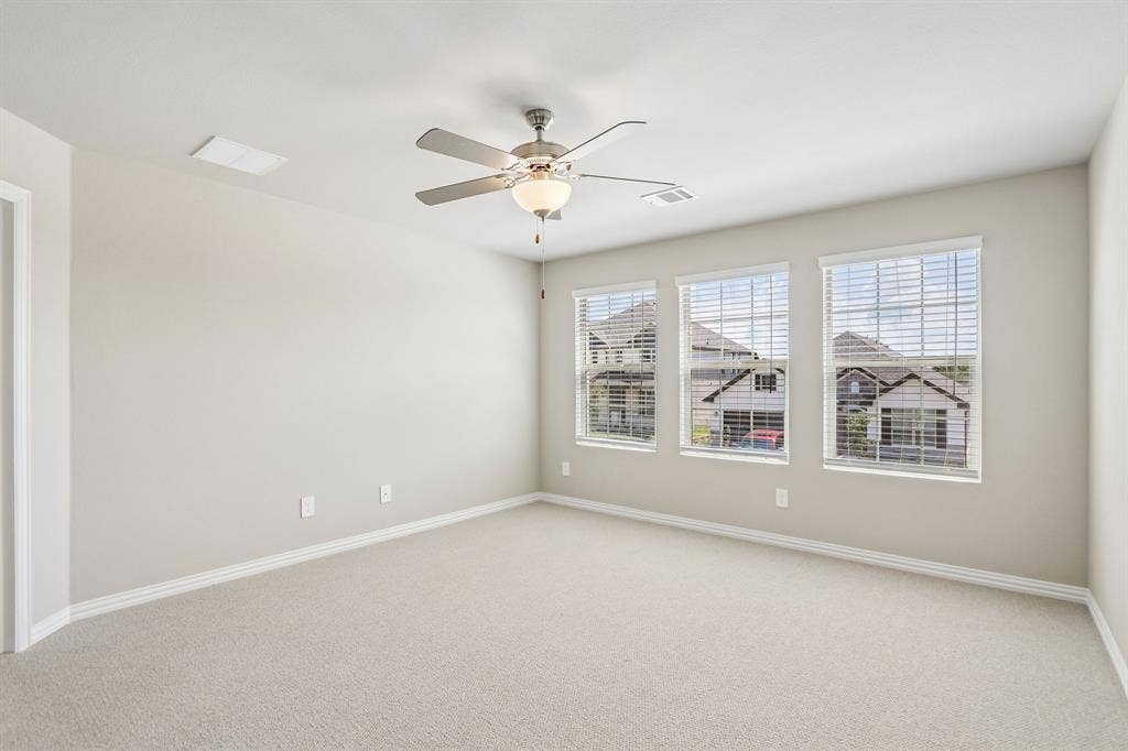 2717 Kobuk Drive, Corinth, TX 76210 Photo is not of the actual home, but is an inspirational photo of builder’s model home and may depict options, furnishings, and/or decorator features that are not included.