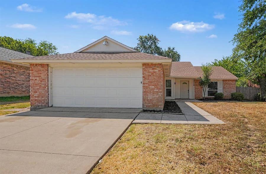 Property photo for 7116 Blackberry Drive, Arlington, TX